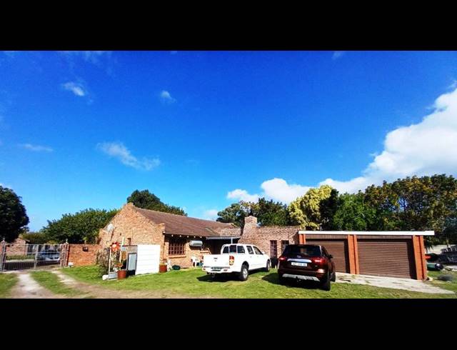 4 BEDROOM HOUSE RENTED IN CHARLO
